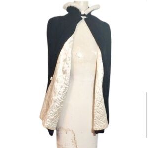 1930s Black Real Velvet Vintage Short Evening Cape With White Fur Trim Collar